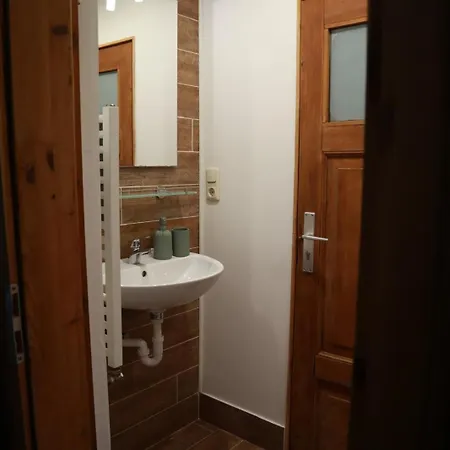 Robin-s-nest شقة *